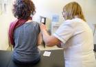 Continúa la vacunación contra el dengue en los 13 departamentos priorizados
