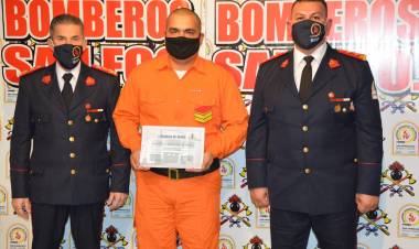 BOMBERO DESTACADO POR MÉRITO EN SU ACCIÓN