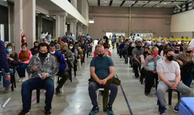 Este viernes se aplican segundas dosis de Sinopharm