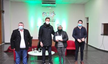 Entregaron subsidios a centros de jubilados