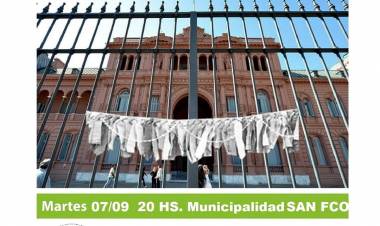 Padres auto convocados se manifiestan frente al Palacio