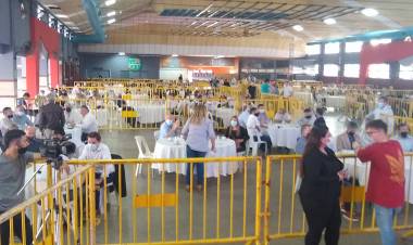 La copa por la mitad