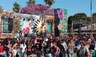 El concejal Romero apoyó el reclamo de una estudiantina para todos.