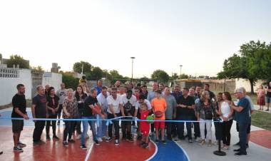 Con una nueva cancha de básquet 3x3, quedó oficialmente inaugurado el Paseo del Ferrocarril Mitre