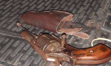 Incautaron revólver 