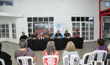 Se anunció el Plan de Natación para el Adulto Mayor