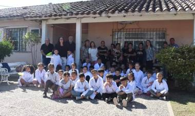 Alumnos de la Escuela  N°1001  "Santiago  Puzzi" visitaron la Municipalidad