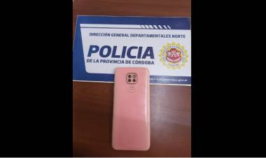Fue a pedir comida a un comercio y se robó un celular: la Policía lo recuperó