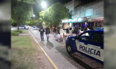 Operativo en la madrugada: atrapan a un joven que tenía pedido de captura