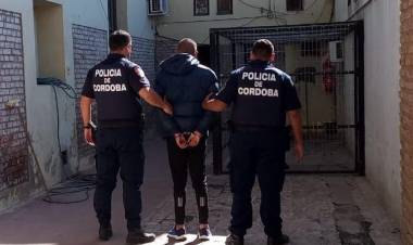  DETENCIÓN DE MASCULINO CON PEDIDO..