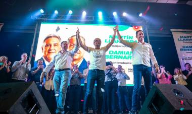 Manuel Calvo acompañó a Damián Bernarte en el lanzamiento de su candidatura a intendente