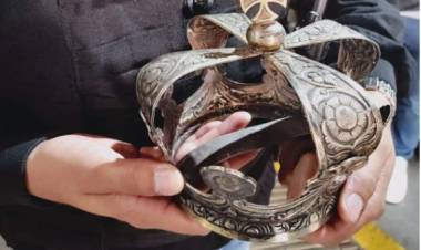 Recuperaron la corona robada en la Catedral: hay dos personas detenidas