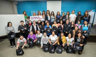 40 mujeres se preparan para arbitrar partidos de fútbol en Córdoba