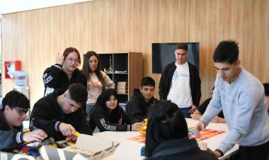 Alumnos de la escuela Proa de Tránsito recorrieron nuestra ciudad como parte del Tour Educativo 