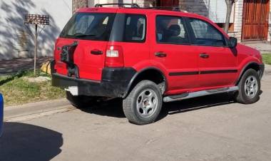  AUTOMÓVIL CON PEDIDO DE SECUESTRO