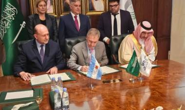 Schiaretti firmó acuerdo de financiamiento para acueducto Santa Fe-Córdoba