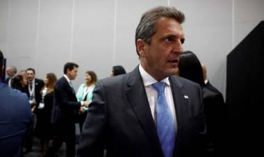 Abastecimiento de combustible: Massa dio plazo hasta el martes a petroleras