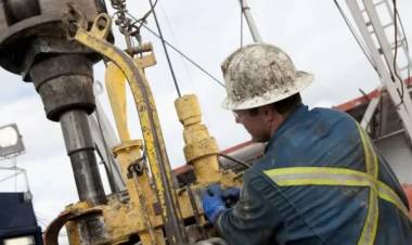 El sindicato de petroleros anunció una huelga en apoyo a las medidas de Massa