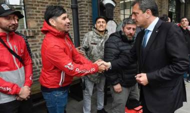Sergio Massa se reunió con trabajadores de plataformas de delivery
