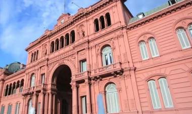 Formalizan renuncias de funcionarios del Gobierno Nacional, a días de la transición