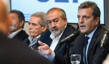 Massa se reunió con la CGT para avanzar en "reordenamiento" del PJ