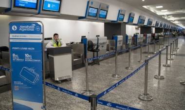 Ante el fracaso paritario, rige el paro de aeronáuticos: vuelos cancelados y más de 35.000 pasajeros afectados