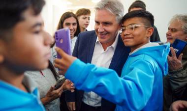Llaryora inauguró el nuevo edificio de la escuela ProA de Villa del Totoral