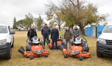Bernarte entregó nuevos vehículos y maquinarias para Servicios Públicos