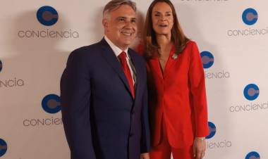 En Conciencia, Llaryora ratificó su compromiso con la Educación