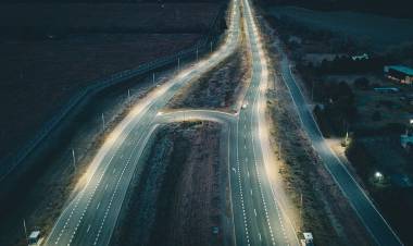 Ya está iluminada la ruta C45 entre la Bajada de las Altas Cumbres y la Autopista a Carlos Paz