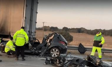 Dos hinchas de River murieron en la autopista Córdoba-Rosario: volvían del partido contra Talleres