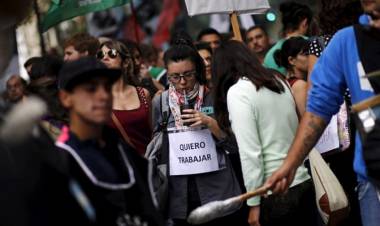 El Gobierno busca reglamentar esta semana la flexibilización laboral: cómo impactará en los trabajadores