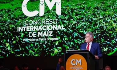 En la apertura del Congreso Internacional de Maíz, Llaryora pidió una nueva ley de biocombustibles
