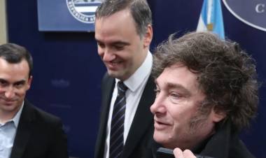 El Gobierno no dará marcha atrás con el DNU que limita el acceso a la información pública