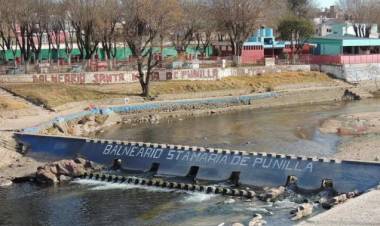 Santa María de Punilla: investigan la muerte de una mujer hallada en la costanera del río
