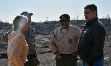 La ministra Victoria Flores recorrió las zonas afectadas por incendios en Áreas Naturales Protegidas