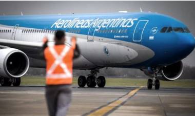 Oficial: el Gobierno declaró "sujeta a privatización" a Aerolíneas Argentinas