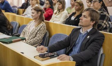 Funcionarios de 24 localidades participan de un seminario de formación en Villa María