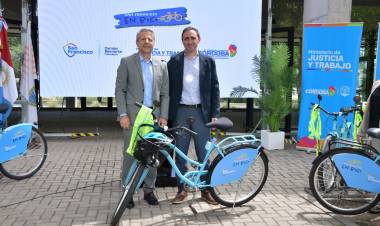 Provincia entregó bicicletas del programa “Re- Circulando” y fue presentado el programa municipal “San Francisco en Bici”  