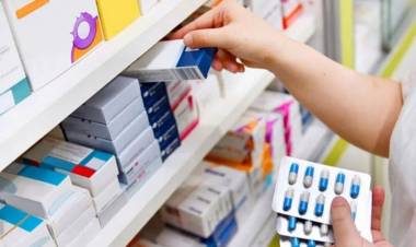 Sin farmacéuticos: el Gobierno habilitó la venta en góndolas de medicamentos sin receta