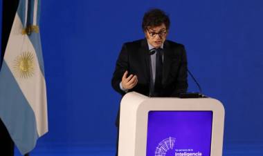 Milei se ataja: "No vamos a hacer política monetaria ni fiscal para tratar de influir en el resultado electoral"