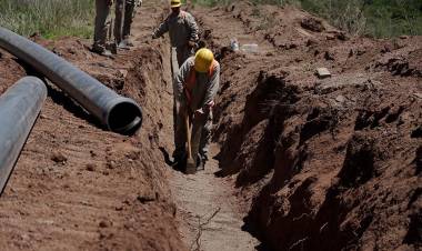 El acueducto Santa Elena – San Francisco del Chañar ya cuenta con más del 50 por ciento de obra