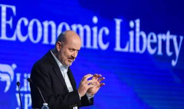 Sturzenegger desmintió la promesa de Javier Milei de eliminar el 90? impuestos