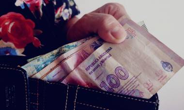 Una miseria: el Gobierno fijó los montos del salario mínimo para diciembre y las subas hasta marzo de 2025