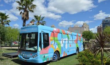 El arte sigue viajando: el Museo Rodante llega al sur provincial