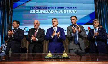 Llaryora presentó los nuevos distritos policiales y judiciales de la ciudad de Córdoba