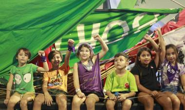 Sin "Educar Igualdad": Milei eliminó las jornadas educativas en las escuelas contra la violencia de género