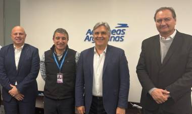 Llaryora se reunió con el presidente de Aerolíneas Argentinas