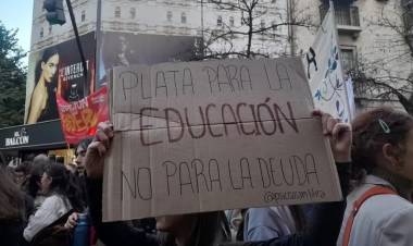 Docentes universitarios realizarán un paro de 72 horas para exigir cumplimiento de la Ley de Financiamiento