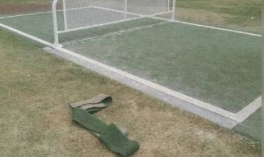 Vandalizaron la nueva cancha de fútbol tenis 3x3 en la Plaza Vélez Sarsfield